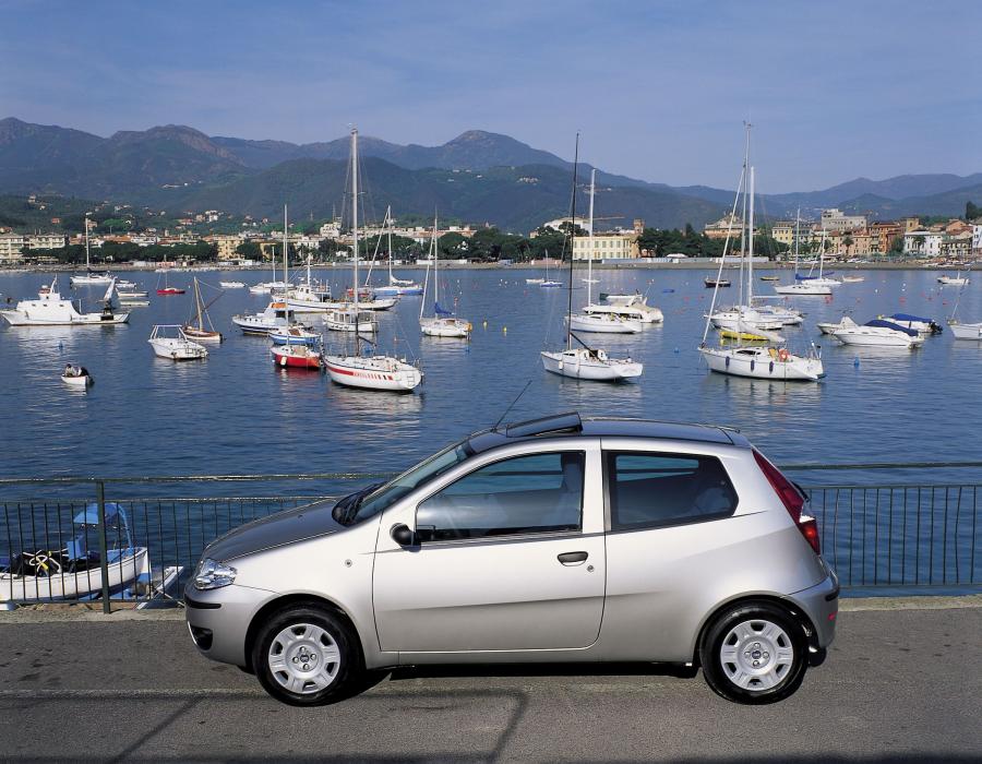  Fiat Punto 3-Door (188) 2003 года  (фото 21 из 30)